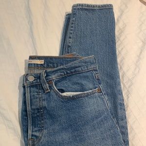 Levi wedgie straight jeans size 27